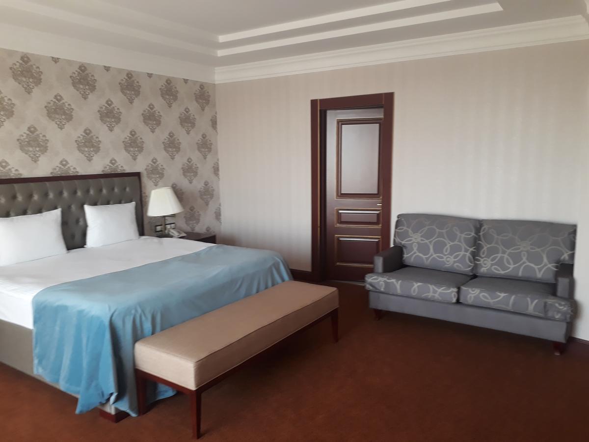 Sultan Plaza Hotel Qizilorda Buitenkant foto